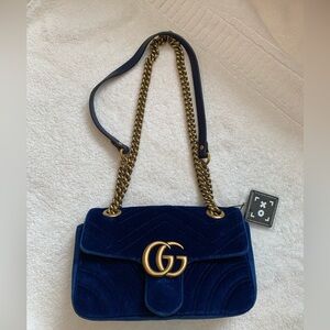 GUCCI Marmont Quilted
Shoulder Bag